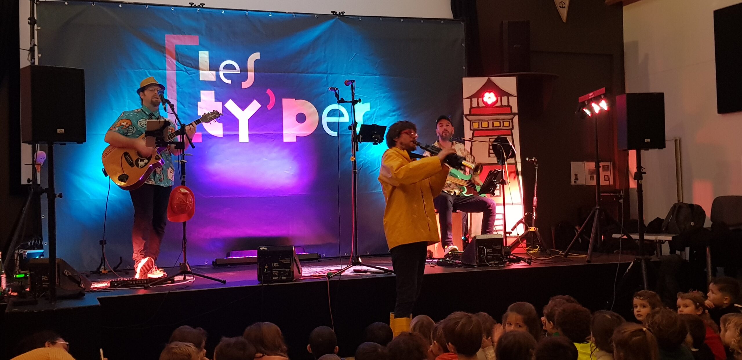 🎶✨ Un spectacle de Noël haut en couleurs ! ✨🎶